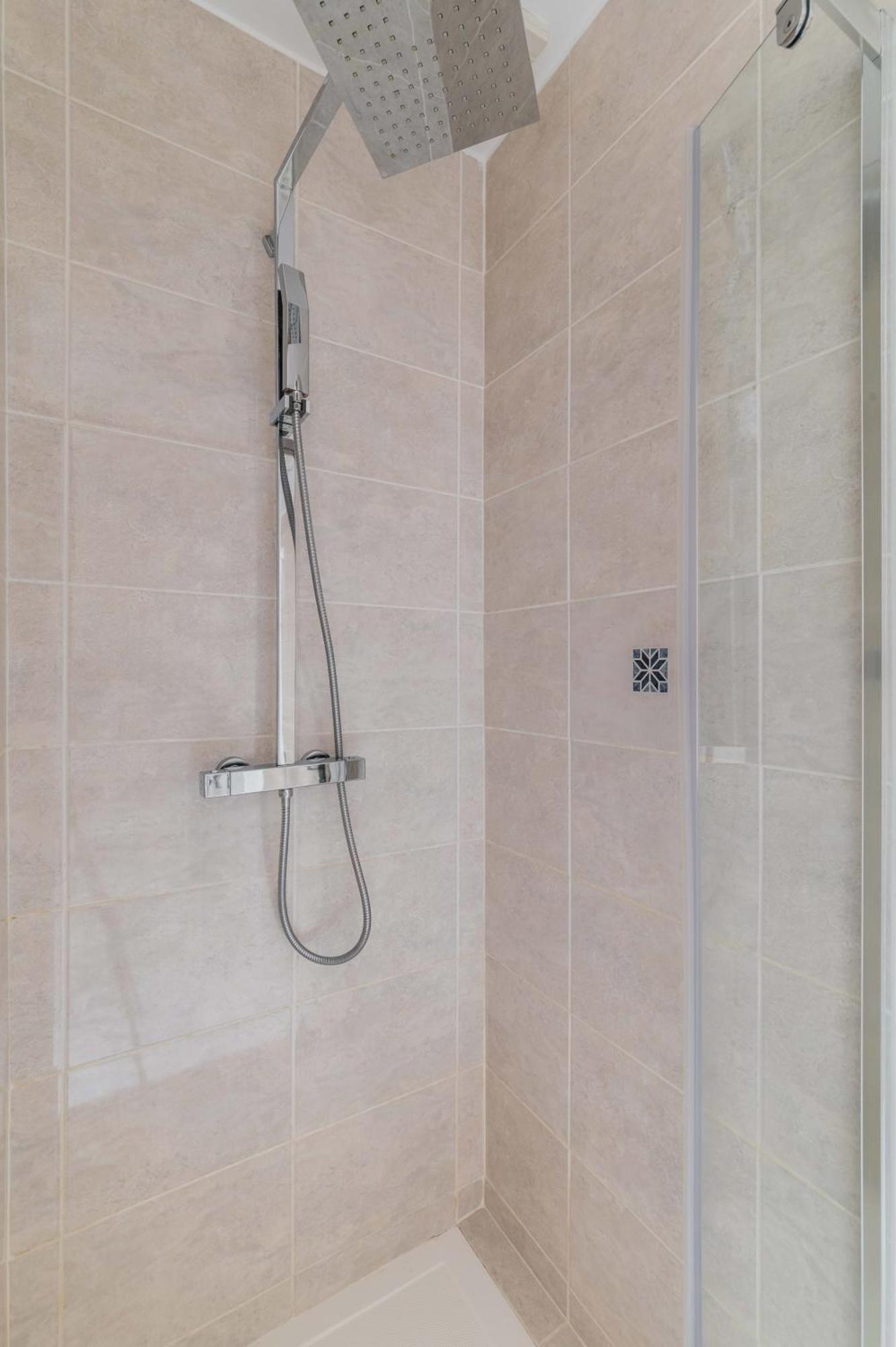 Appartement 60m2 Refait A Neuf - 12 - 4p *